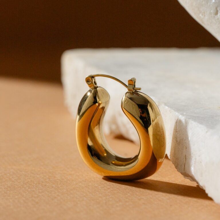 Bold hoop