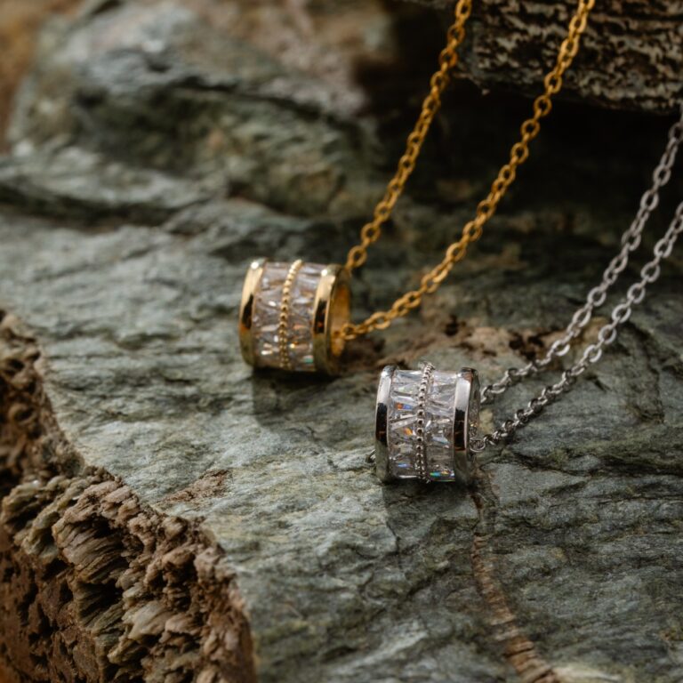 Sparkle Wheel Necklace - Image 2