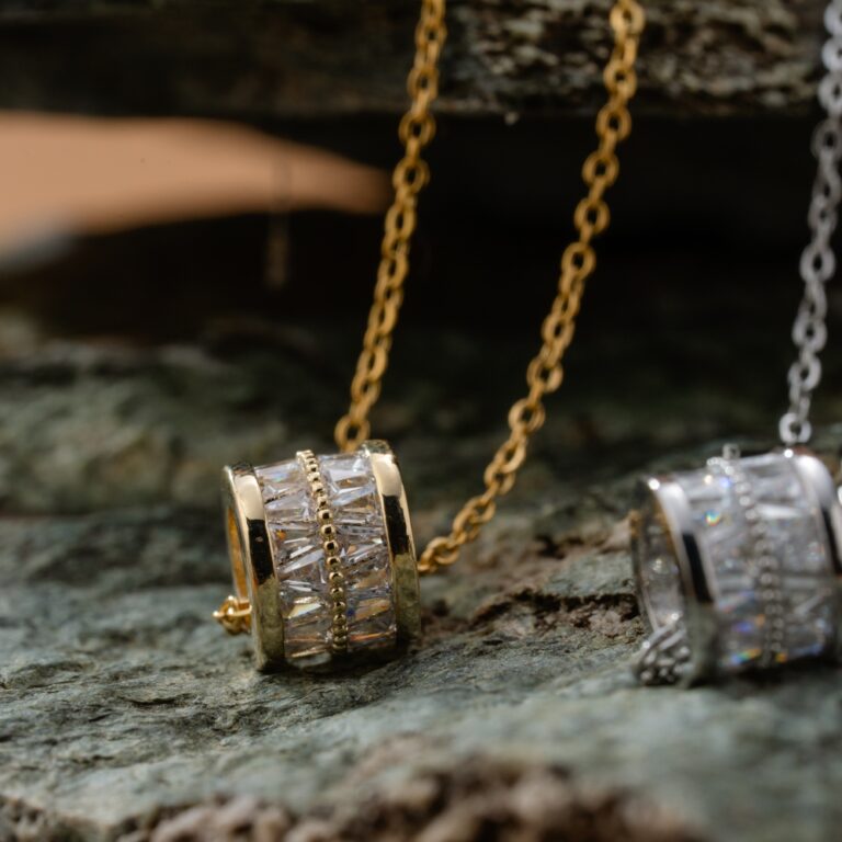 Sparkle Wheel Necklace - Image 3
