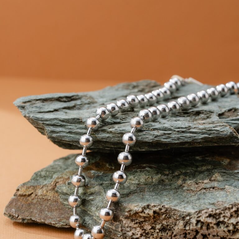 Leve Necklace