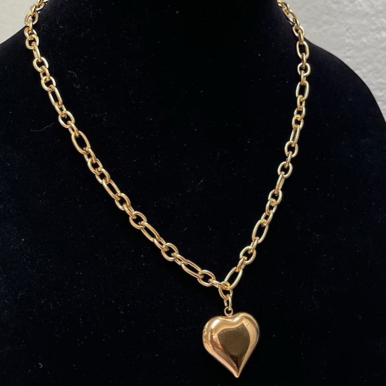 Golden Heartline Necklace - Image 3