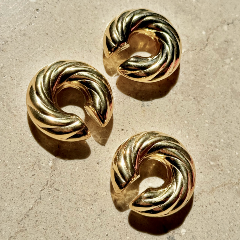 Bold Twist Ear Cuff - Image 2