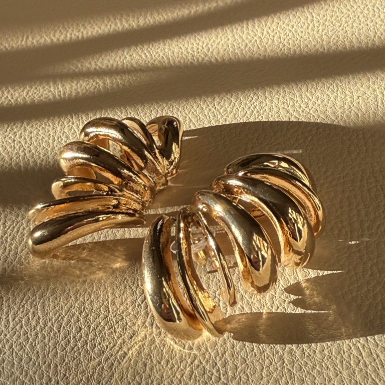 Claw Embrace Earrings - Image 2