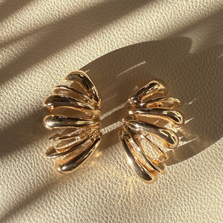 Claw Embrace Earrings - Image 5