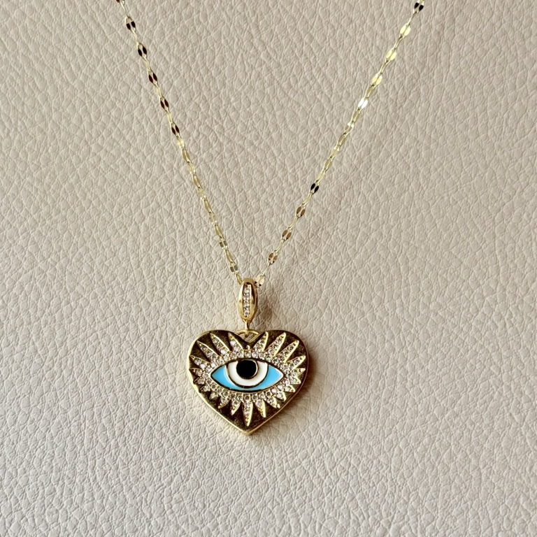 Heartguard Amulet Necklace - Image 3